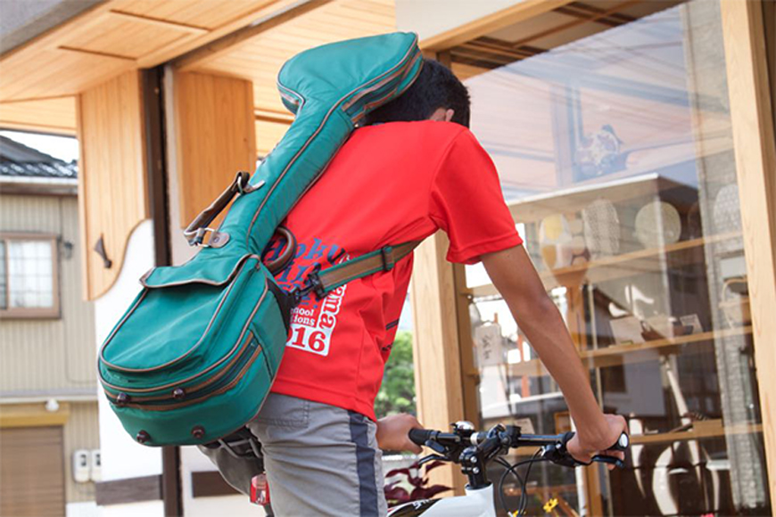 自転車に乗っている写真