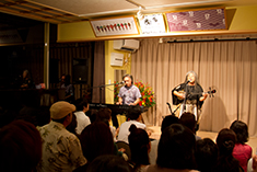 「しゃみせん楽家」店内にて、「古謝美佐子唄会」開催